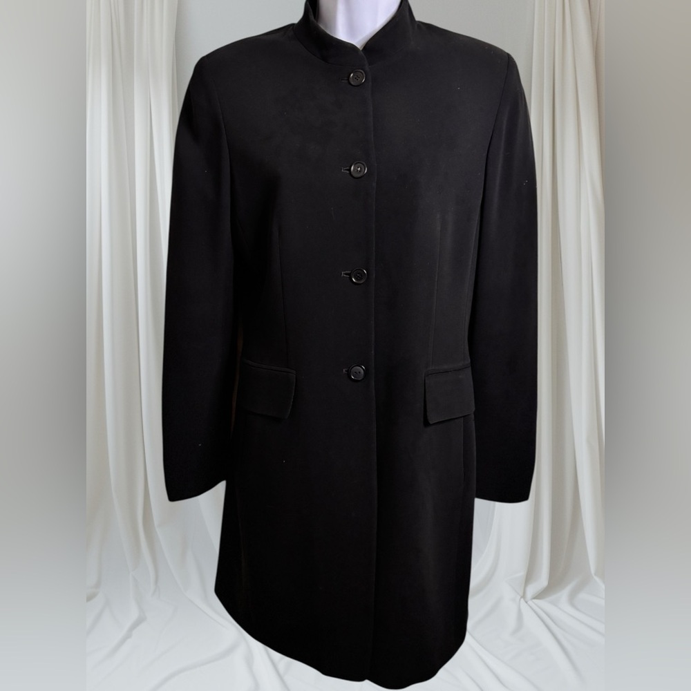 Vintage Anne Klein Classic Black Knee length Pea Coat. Size 4